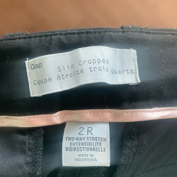 2 pairs of Gap Women’s Slim Cropped Pants - bundle - Picture 2 of 6